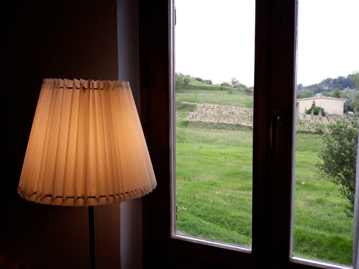 Agriturismo "Veritas" Bed & Wine Casaleggio Boiro Ngoại thất bức ảnh