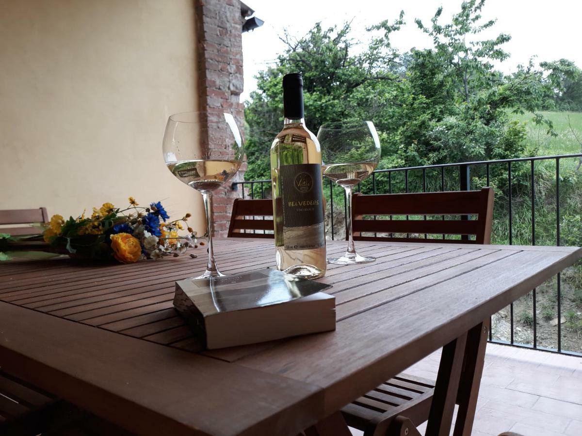 Agriturismo "Veritas" Bed & Wine Casaleggio Boiro Ngoại thất bức ảnh